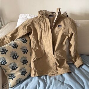 Patagonia tan nylon Outdoor Jacket XS